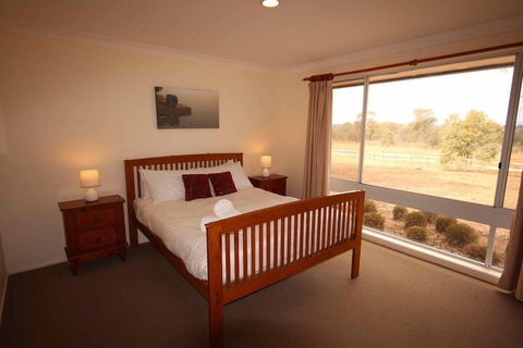 Verona Vineyard Cottage - Maitland Accommodation 3