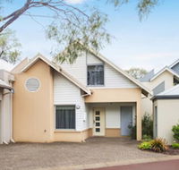 Beach Retreat - Maitland Accommodation