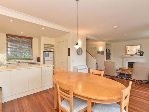 Villa Prosecco Located Within Cypress Lakes - Maitland Accommodation 6