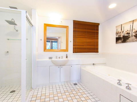 Villa Spa Executive 1br Burgundy Resort Condo Located Within Cypress Lakes Resort (nothing Is More Central) - Maitland Accommodation 4