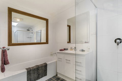 Jarara Cottage - Maitland Accommodation 6