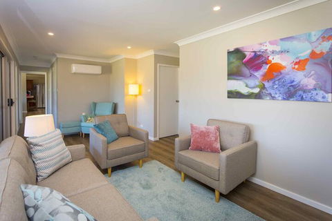 Amani - Maitland Accommodation 4