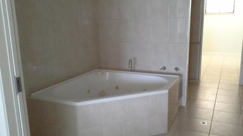 Poinciana Terraces - Maitland Accommodation 4