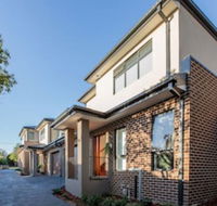 AUJOY 4 Bed Townhouse Burwood 2 - Maitland Accommodation