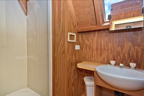 Bali Hai - Maitland Accommodation 5