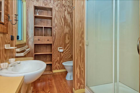 Bali Hai - Maitland Accommodation 6