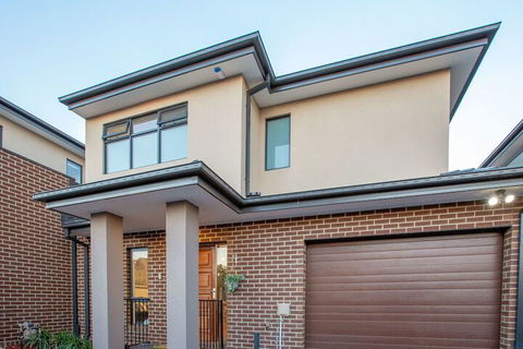AUJOY 3 Bed Townhouse Burwood 3 - Maitland Accommodation 3