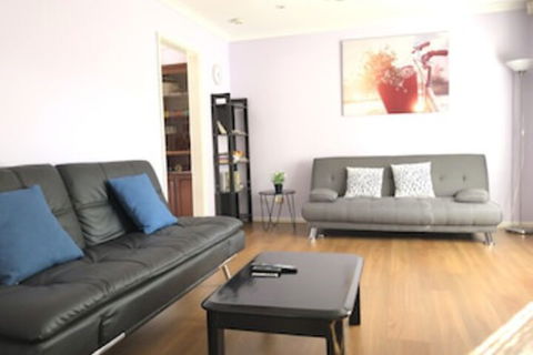 Canberra Entire House 3 Bedroom - Maitland Accommodation 0