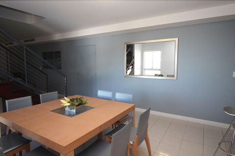 Deep Blue 14 - Maitland Accommodation 2