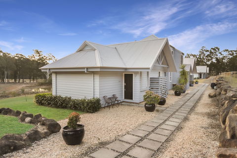 Brokenback Views Country Estate - Maitland Accommodation 1