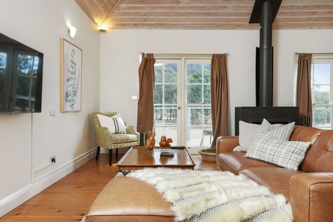 Brokenback Views Country Estate - Maitland Accommodation 6