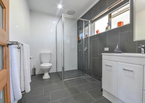 Yungaburra  Lodge - Maitland Accommodation 2