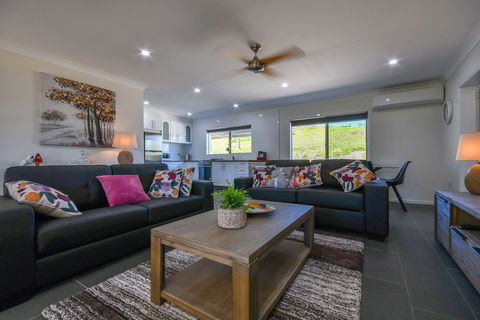 Yungaburra  Lodge - Maitland Accommodation 4