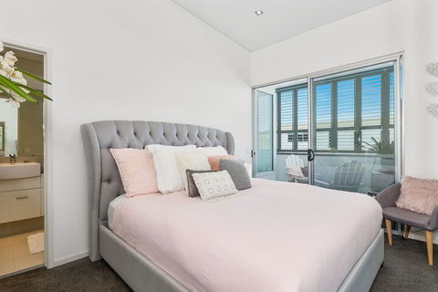 COASTAL CHIC At CASUARINA - Maitland Accommodation 3