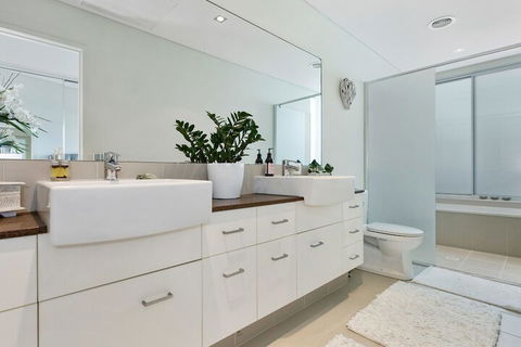COASTAL CHIC At CASUARINA - Maitland Accommodation 6