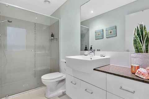 COASTAL CHIC At CASUARINA - Maitland Accommodation 7