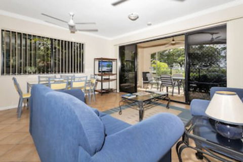 The Mediterranean Beachfront Groundfloor Apartment - Maitland Accommodation 0