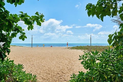 The Mediterranean Beachfront Groundfloor Apartment - Maitland Accommodation 5