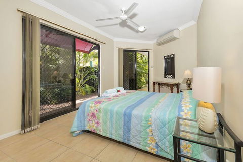 The Mediterranean Beachfront Groundfloor Apartment - Maitland Accommodation 3