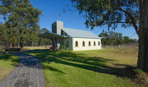 Ironbark Villa 1 - Maitland Accommodation 4