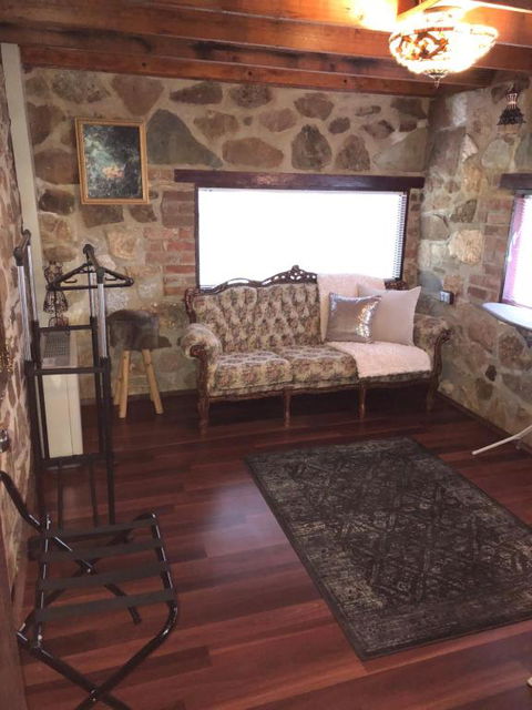 Barossa Barn Bed & Breakfast - Maitland Accommodation 1