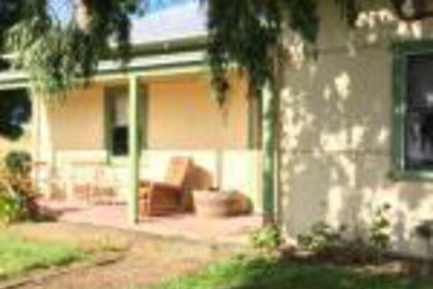 Tarndwarncoort Farmers Cottage - Maitland Accommodation 0