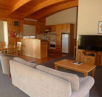 Bridport Villa - Maitland Accommodation