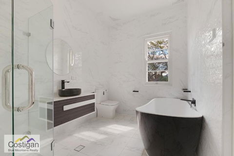 The Summit House - Maitland Accommodation 5