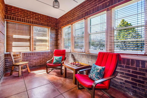 The Summit House - Maitland Accommodation 1