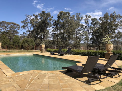 Villa Provence - Maitland Accommodation 5