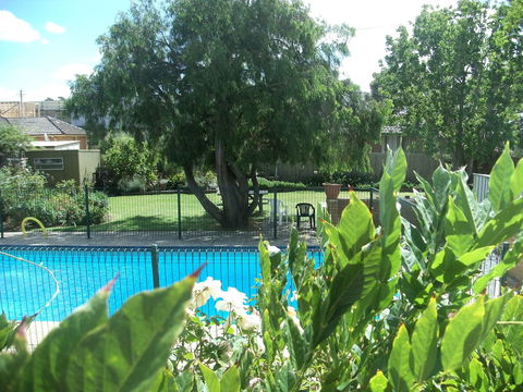 Parkwood Motel And Apartments - Maitland Accommodation 1