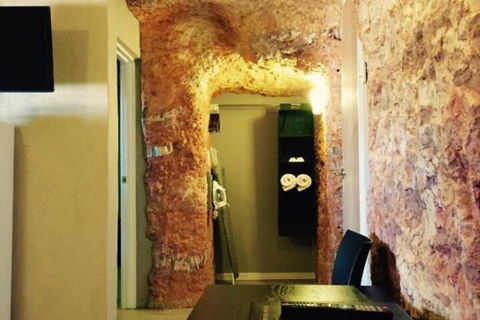 The Lookout Cave Underground Motel - Maitland Accommodation 2
