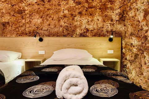 The Lookout Cave Underground Motel - Maitland Accommodation 6