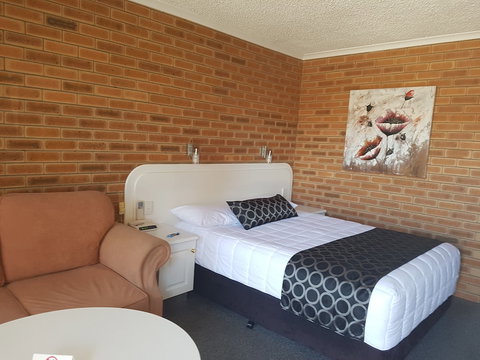 Cousins Motor Inn - Maitland Accommodation 3
