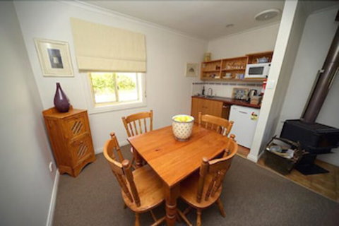 Riesling Trail & Clare Valley Cottages - Maitland Accommodation 7