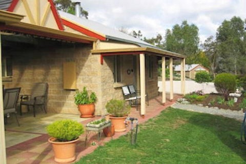 Riesling Trail & Clare Valley Cottages - Maitland Accommodation 0
