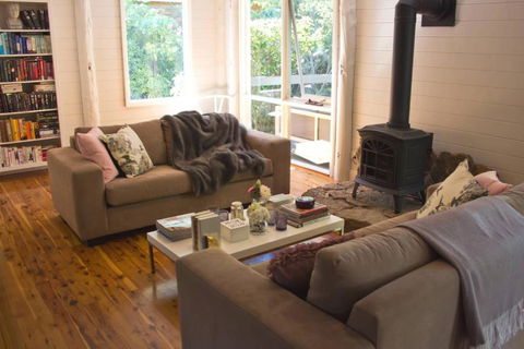 Cherry Cottage Leura - Maitland Accommodation 2