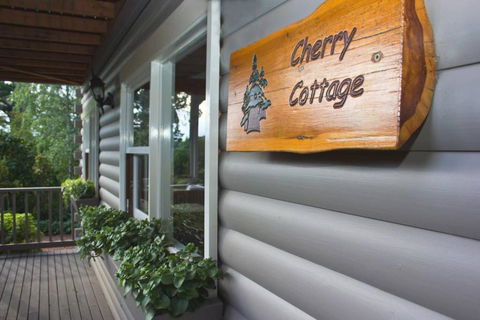 Cherry Cottage Leura - Maitland Accommodation 3