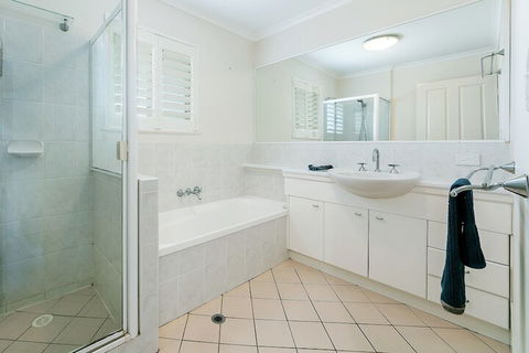 Redcliffe Peninsula Penthouse - Maitland Accommodation 7