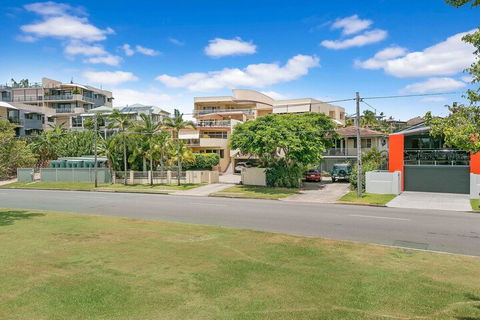 Redcliffe Peninsula Penthouse - Maitland Accommodation 3