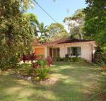 35 Santa Monica Avenue Coolum Beach Pet Friendly Linen Included - Maitland Accommodation