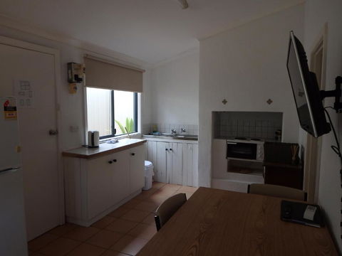 Lazy Lobster Holiday Units & Chalets - Maitland Accommodation 4