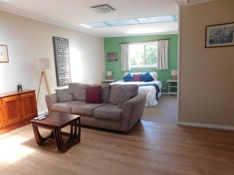 AmbleaWhile On Tamar - Maitland Accommodation 4