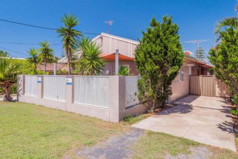 Yamba Daze Sunset Pet Friendly - Maitland Accommodation 4