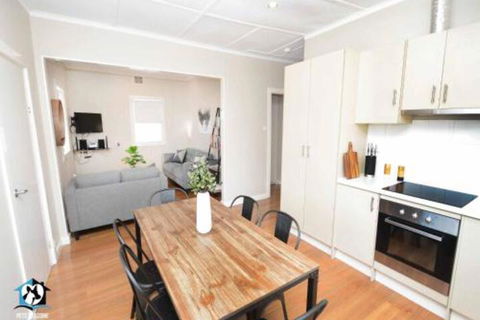 Just Renovated 2BR Cottage In Heart Of Wentworth - Maitland Accommodation 4