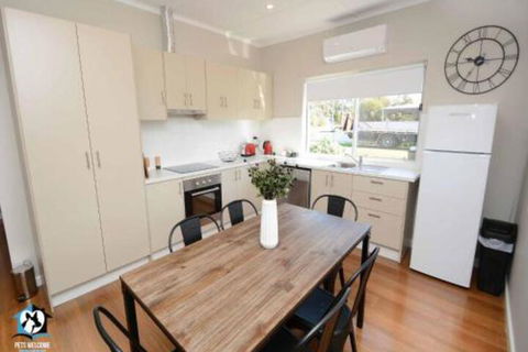 Just Renovated 2BR Cottage In Heart Of Wentworth - Maitland Accommodation 6