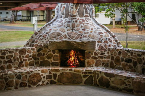 Esk Caravan Park & Motel - Maitland Accommodation 2