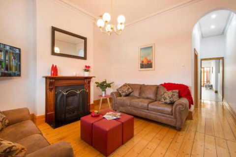 Carrington Charm CBD WiFi Parking - Maitland Accommodation 6