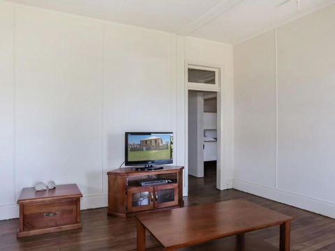 Yamba Pilot Cottage 1 Pets Welcome Close To Beach - Maitland Accommodation 2