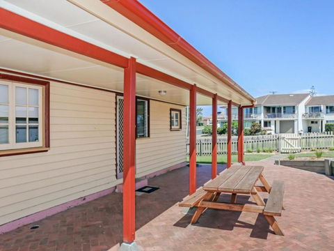 Yamba Pilot Cottage 1 Pets Welcome Close To Beach - Maitland Accommodation 6